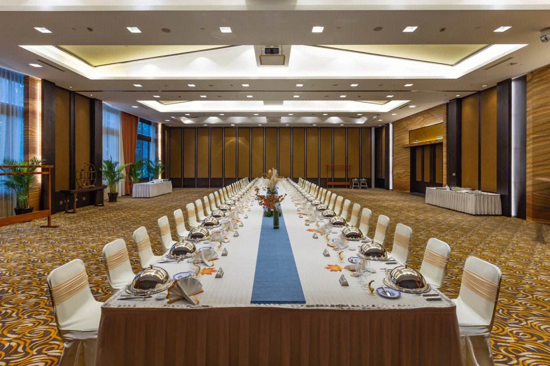 御水溫泉度假酒店 專業會務，盡在山水之間